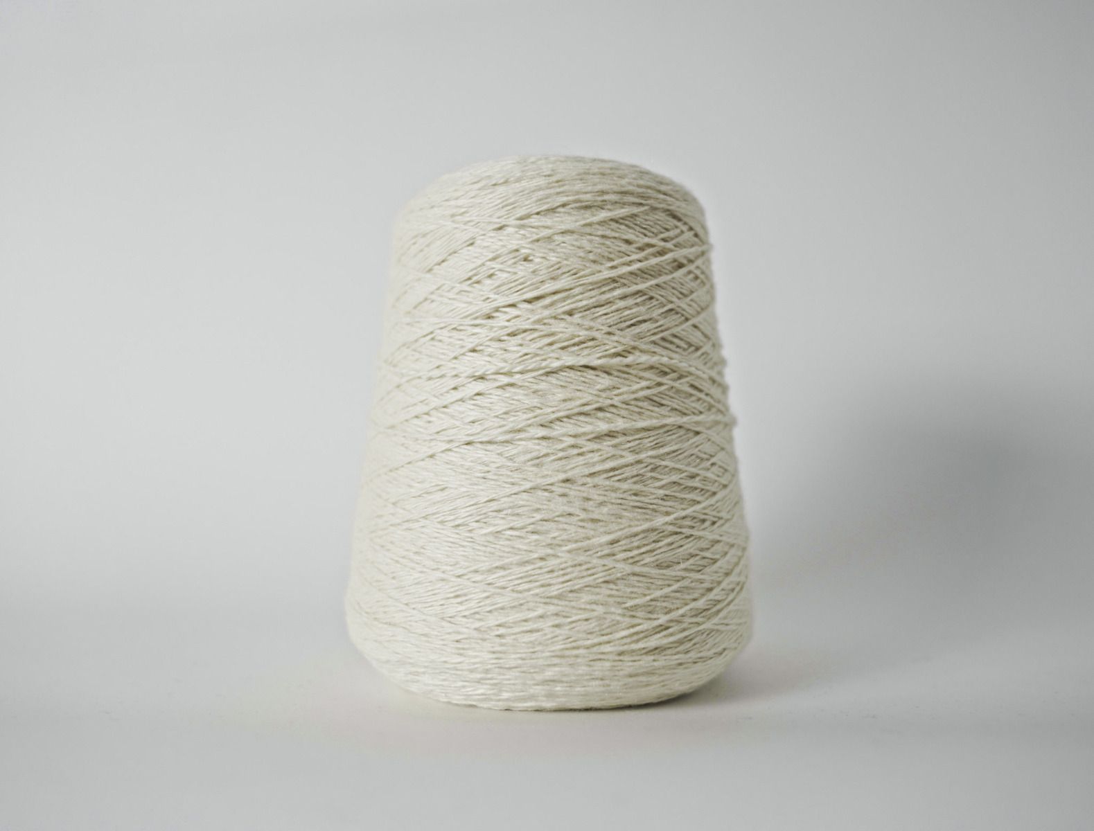 Loro Piana Clan - 85% Cashmere, 15% Mohair - White